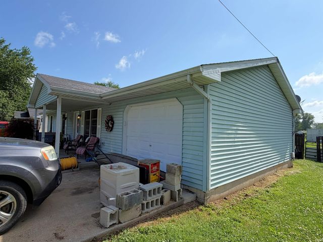 1115 N 9th Street, Mitchell, IN 47446