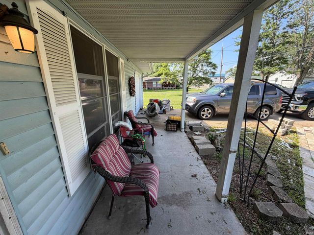 1115 N 9th Street, Mitchell, IN 47446