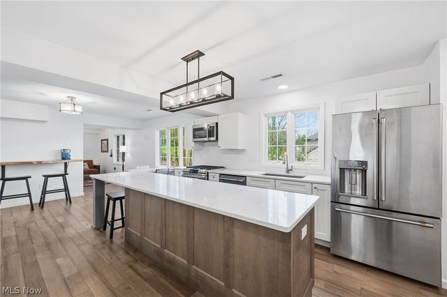 58 W Orange Street, Chagrin Falls, OH 44022