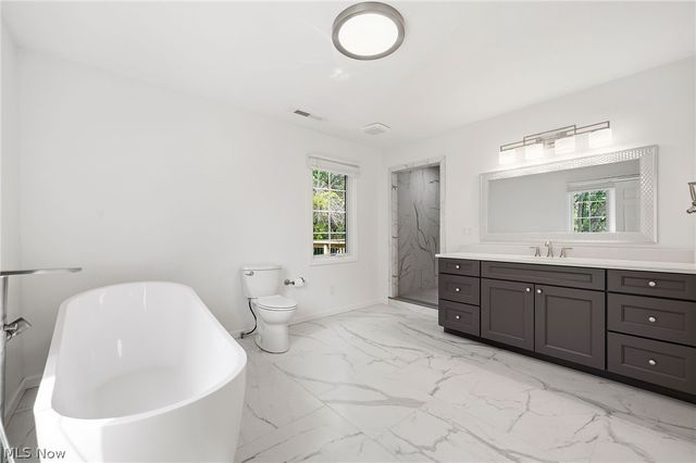 58 W Orange Street, Chagrin Falls, OH 44022