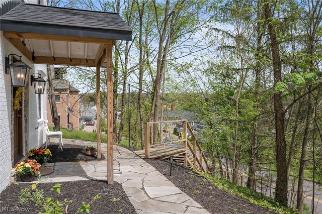 58 W Orange Street, Chagrin Falls, OH 44022