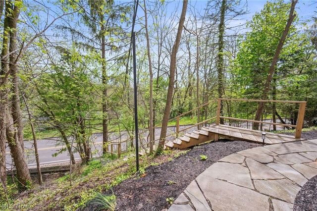 58 W Orange Street, Chagrin Falls, OH 44022