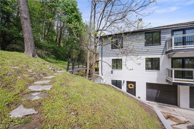 58 W Orange Street, Chagrin Falls, OH 44022
