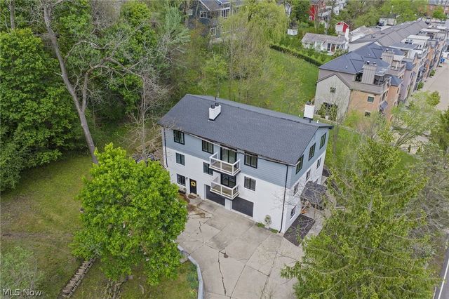 58 W Orange Street, Chagrin Falls, OH 44022