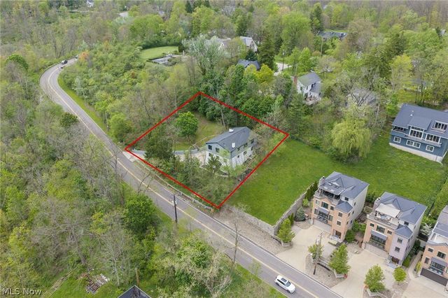 58 W Orange Street, Chagrin Falls, OH 44022