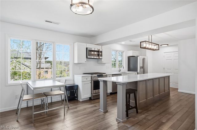 58 W Orange Street, Chagrin Falls, OH 44022