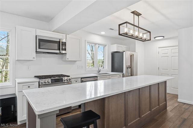 58 W Orange Street, Chagrin Falls, OH 44022