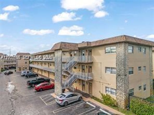 5021 W Oakland Park Boulevard 313, Lauderdale Lakes, FL 33313
