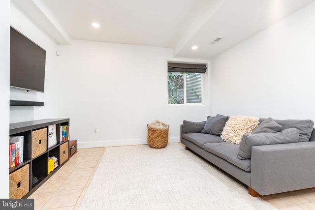 1511 N HOWARD ST, Philadelphia, PA 19122