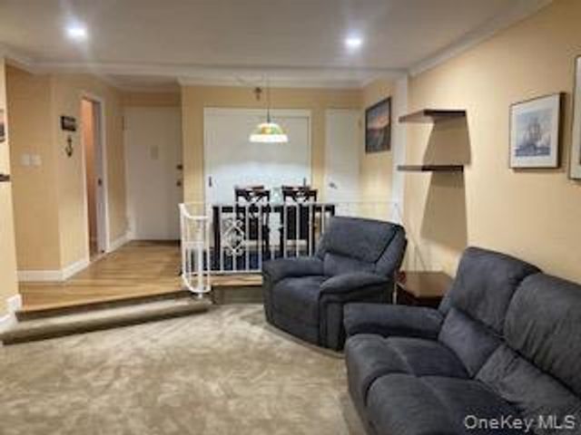 522 Shore Road 3S, Long Beach, NY 11561