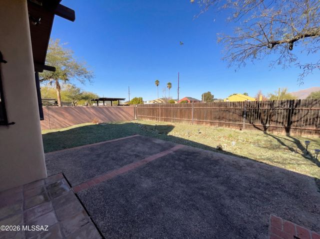 1285 E East Street, Tucson, AZ 85719