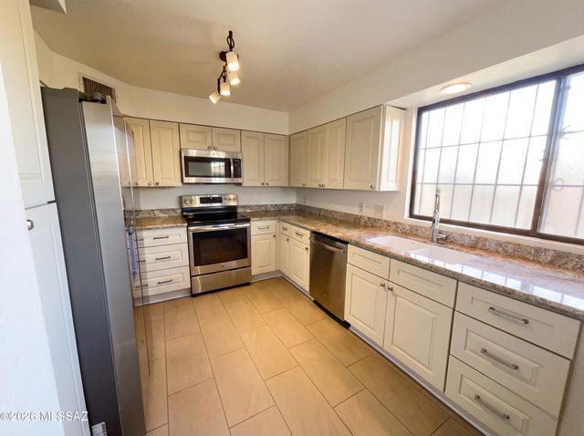 1285 E East Street, Tucson, AZ 85719