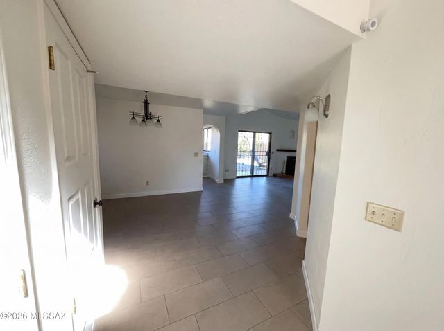 1285 E East Street, Tucson, AZ 85719