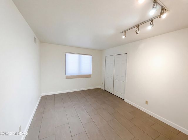 1285 E East Street, Tucson, AZ 85719