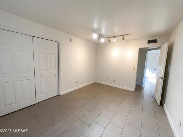 1285 E East Street, Tucson, AZ 85719