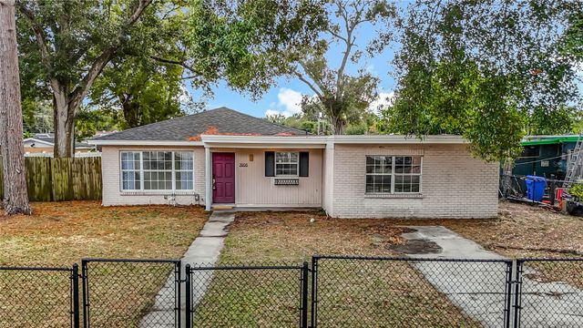 2906 W PARIS STREET, Tampa, FL 33614