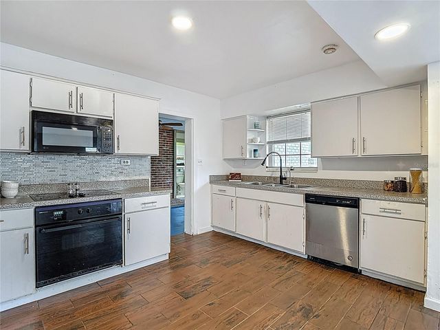 2906 W PARIS STREET, Tampa, FL 33614