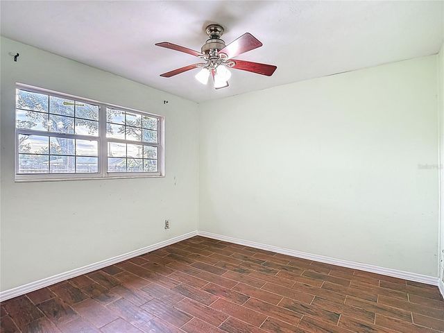 2906 W PARIS STREET, Tampa, FL 33614