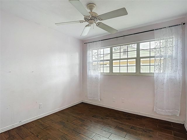 2906 W PARIS STREET, Tampa, FL 33614