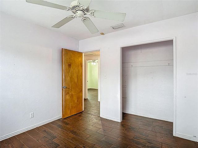 2906 W PARIS STREET, Tampa, FL 33614