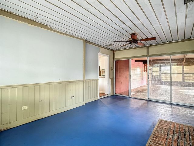 2906 W PARIS STREET, Tampa, FL 33614