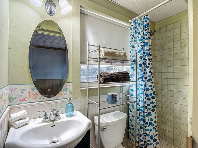 2906 W PARIS STREET, Tampa, FL 33614