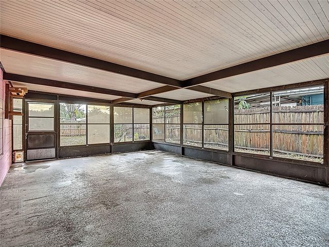 2906 W PARIS STREET, Tampa, FL 33614