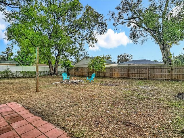 2906 W PARIS STREET, Tampa, FL 33614