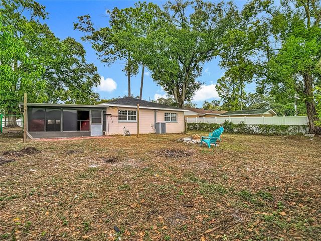 2906 W PARIS STREET, Tampa, FL 33614