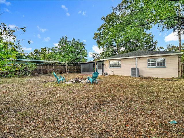 2906 W PARIS STREET, Tampa, FL 33614