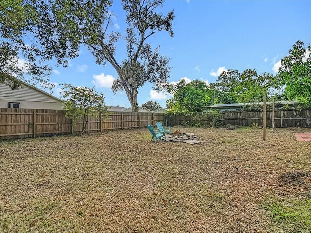 2906 W PARIS STREET, Tampa, FL 33614