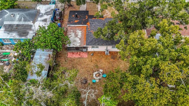 2906 W PARIS STREET, Tampa, FL 33614