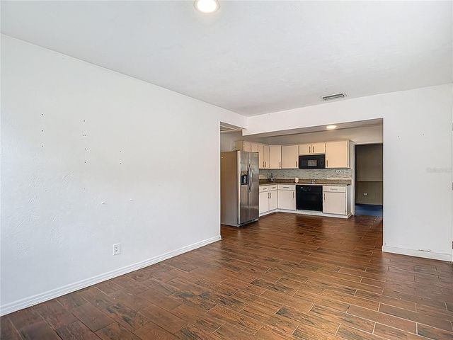 2906 W PARIS STREET, Tampa, FL 33614