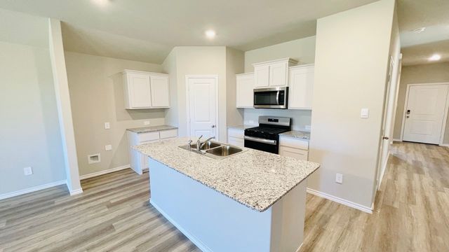 10612 SUNRISE CREEK Drive, Fort Worth, TX 76036
