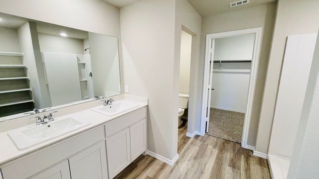 10612 SUNRISE CREEK Drive, Fort Worth, TX 76036