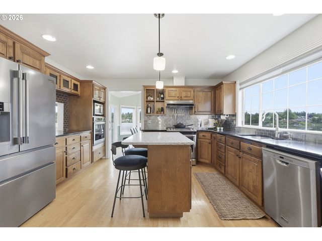 21014 Ne INTERLACHEN Ln, Fairview, OR 97024