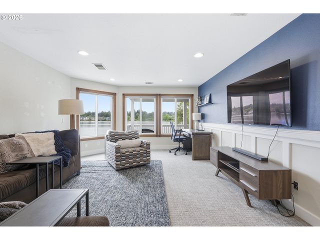 21014 Ne INTERLACHEN Ln, Fairview, OR 97024