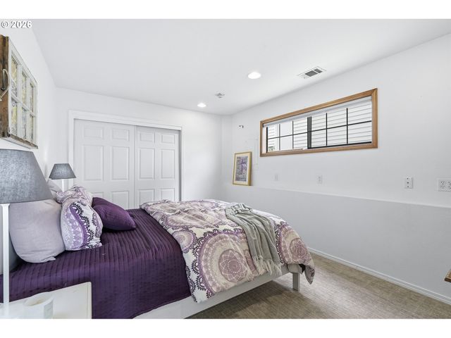 21014 Ne INTERLACHEN Ln, Fairview, OR 97024