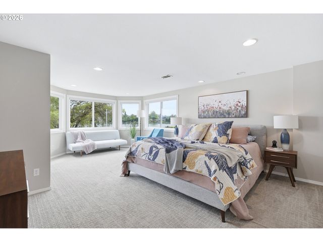 21014 Ne INTERLACHEN Ln, Fairview, OR 97024