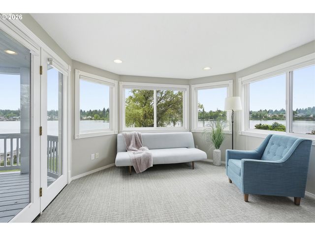 21014 Ne INTERLACHEN Ln, Fairview, OR 97024