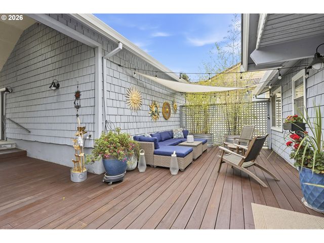 21014 Ne INTERLACHEN Ln, Fairview, OR 97024
