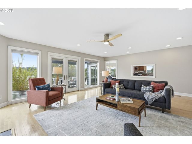 21014 Ne INTERLACHEN Ln, Fairview, OR 97024