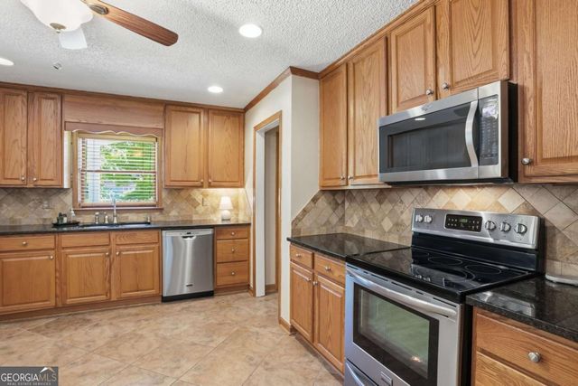 3214 Flint Lock Way NW, Marietta, GA 30064