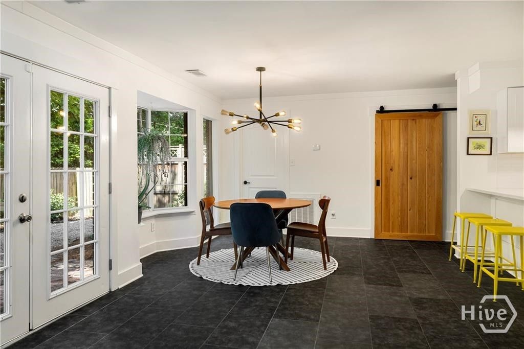 Image 11 of property listing at 503 Stuart Court, Savannah, GA 31405