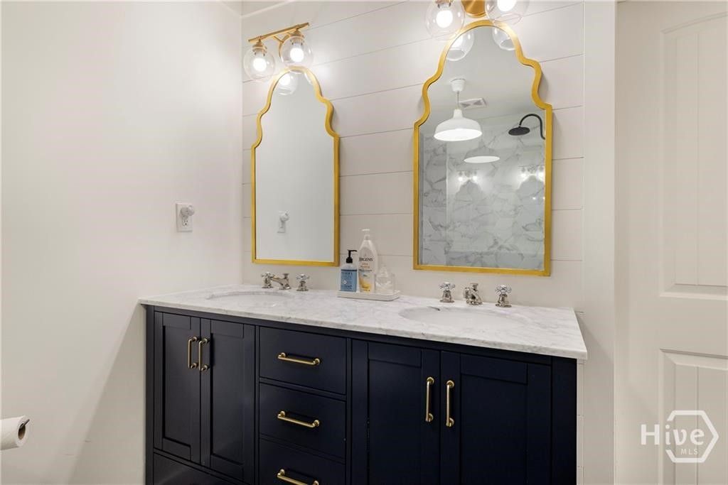 Image 13 of property listing at 503 Stuart Court, Savannah, GA 31405