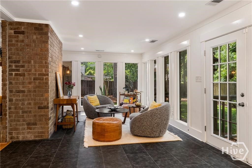 Image 18 of property listing at 503 Stuart Court, Savannah, GA 31405