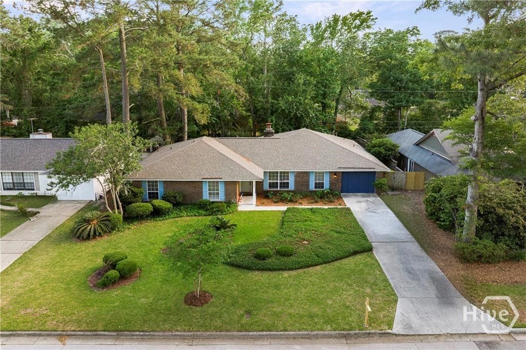 Image 2 of property listing at 503 Stuart Court, Savannah, GA 31405