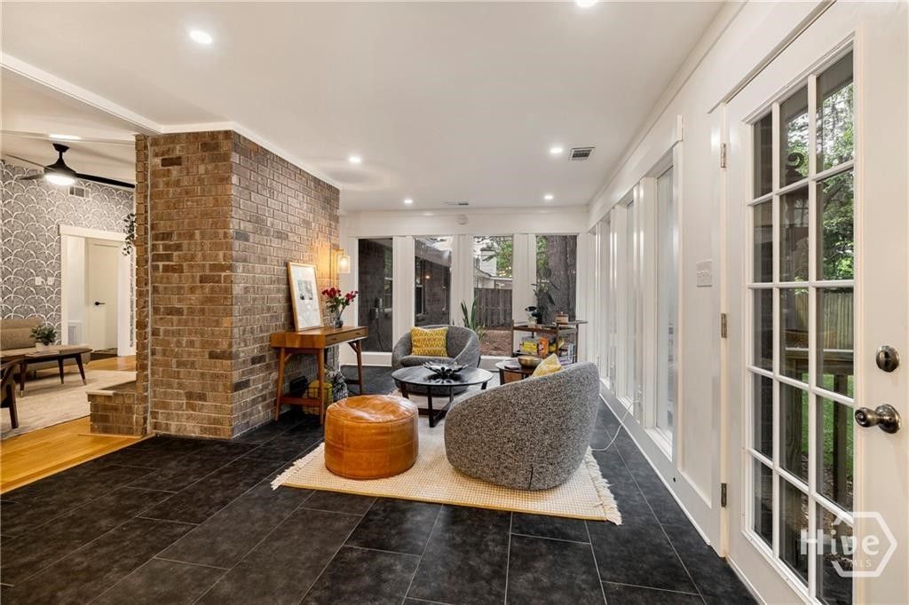 Image 20 of property listing at 503 Stuart Court, Savannah, GA 31405