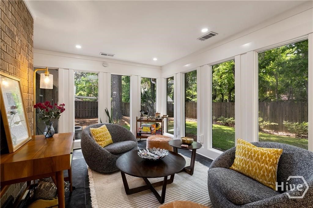 Image 21 of property listing at 503 Stuart Court, Savannah, GA 31405