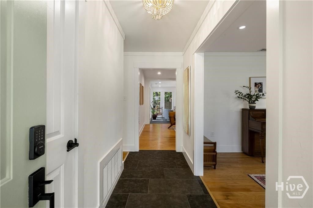 Image 4 of property listing at 503 Stuart Court, Savannah, GA 31405